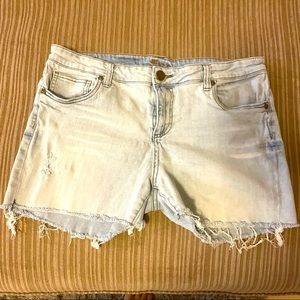 Kut from Kloth mid rise size 12 raw hem shorts